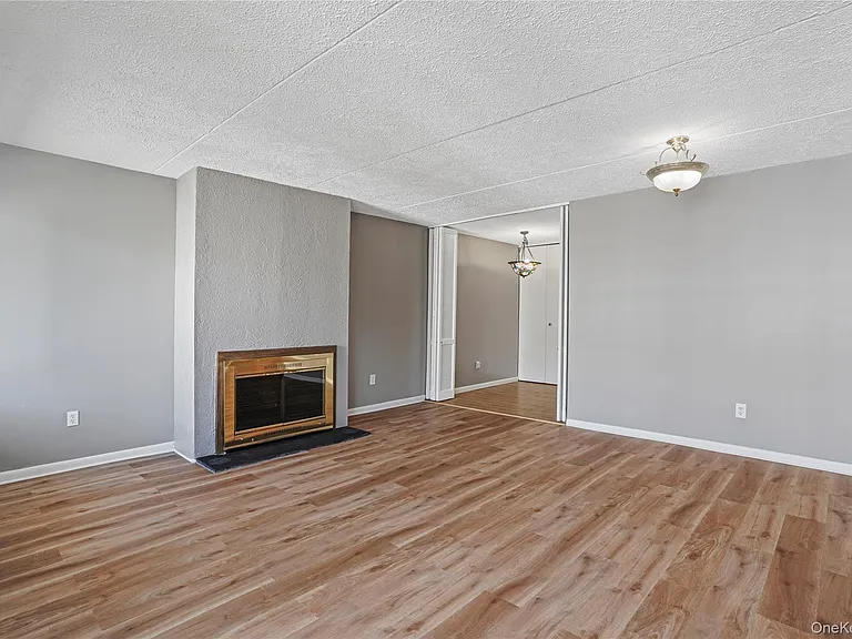 200 High Point Dr #Penthouse 6 — Photo 13