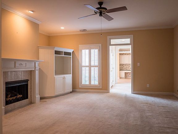 5th image of 3104 Shoreway Cir SE