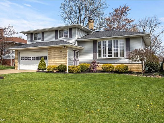 3rd image of 2908 Bowmen Ln