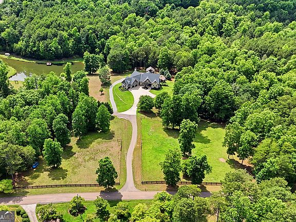 3rd image of 457 Arlington Way