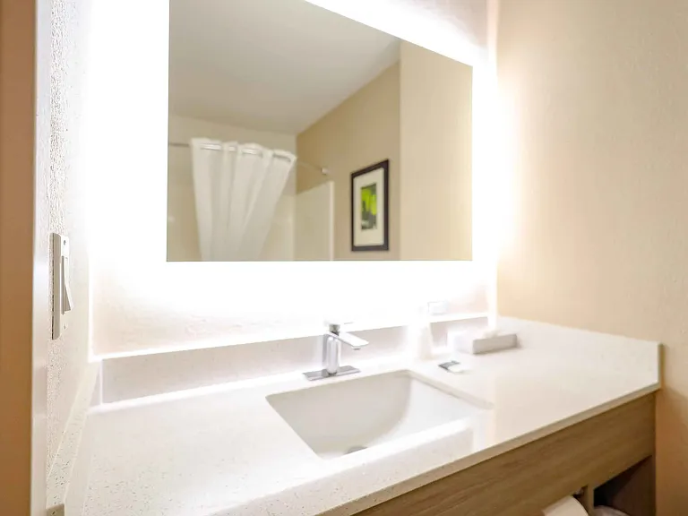 Studio Suite - 2 Full Beds
