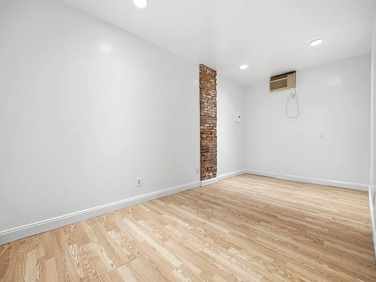 88 Fulton St #L6 — Photo 11