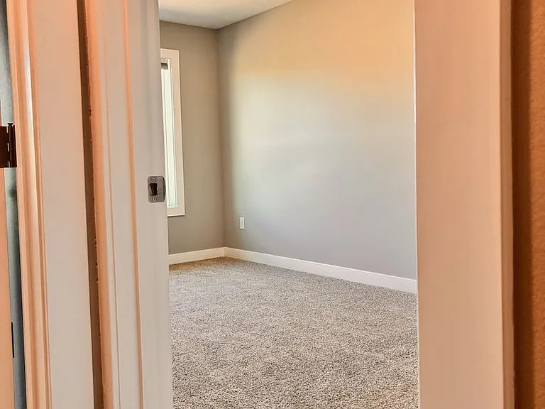750 SE Westown Pkwy — Photo 14