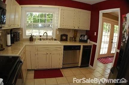 KITCHEN : MARBLE COUNTERTOPS CERAMIC TILE STAINLESS STEEL APPLIANCES