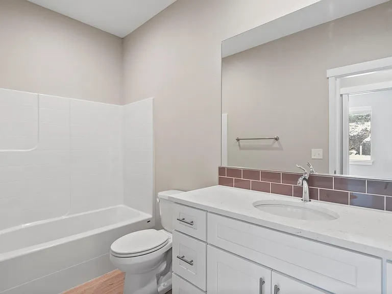 1627 S Cochran St — Photo 17