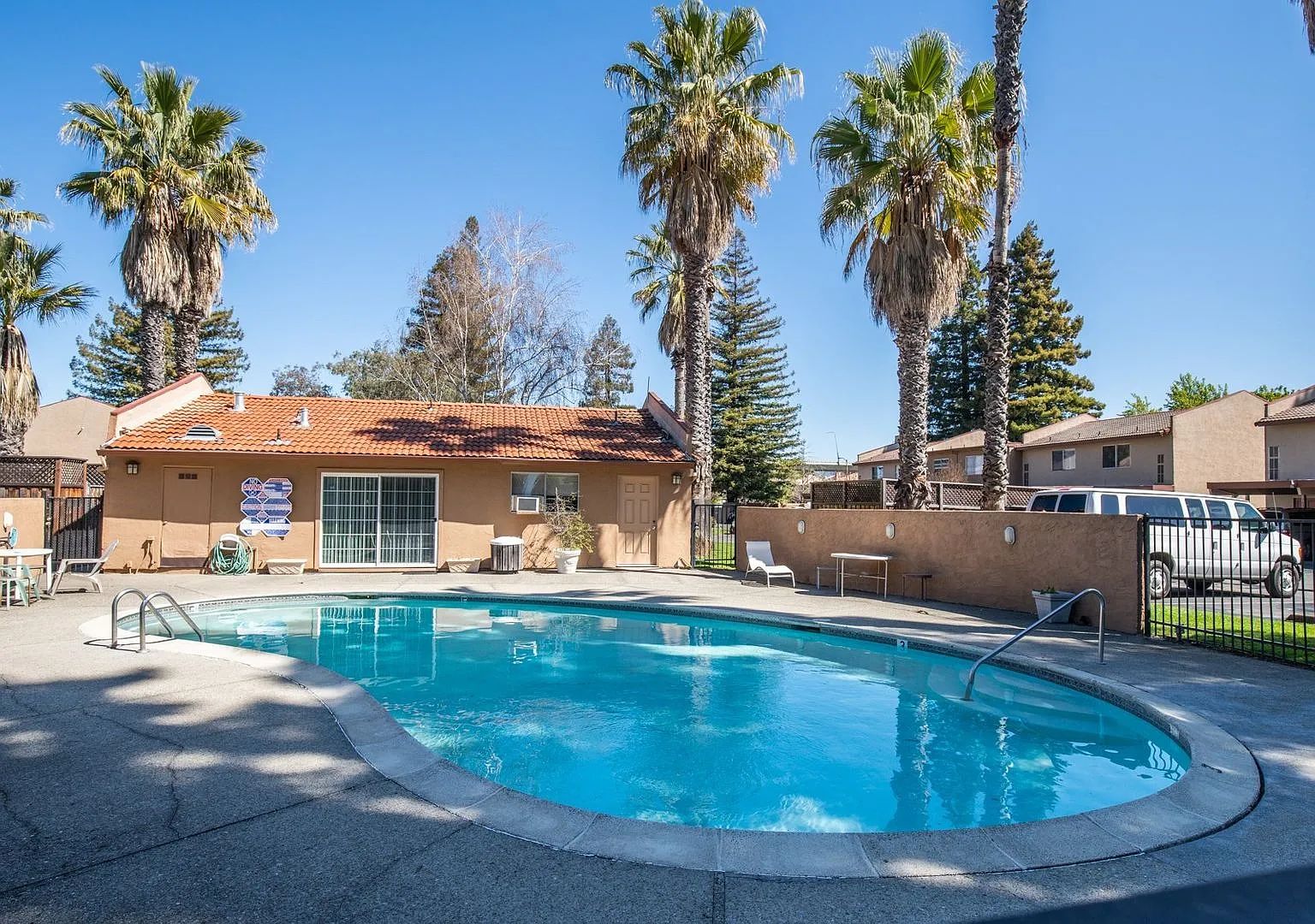 1095 Marina Drive — Photo 3