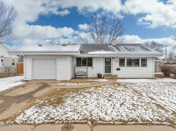 514 13th Ave W, Williston, ND 58801