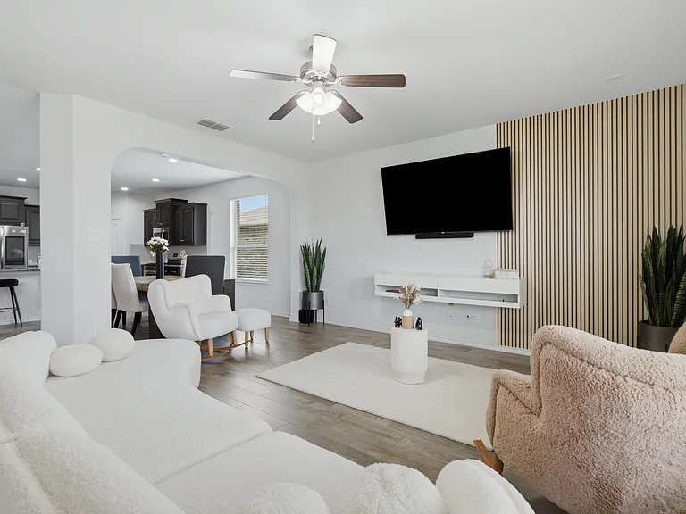 313 Sky Meadow Ln — Photo 12