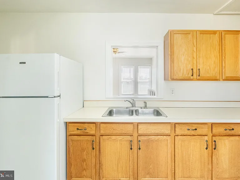 401 W Washington St — Photo 6