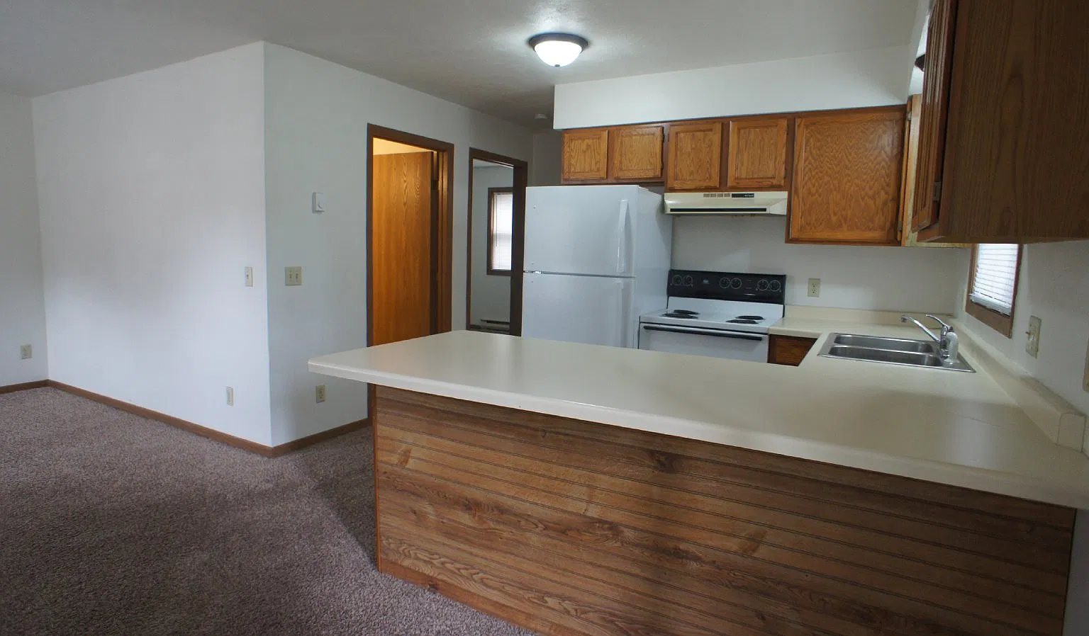 2 bed, 1.0 bath, $829 — Photo 1