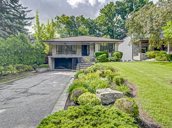 47 Waterloo Ave, Toronto, ON M3H 3Y1