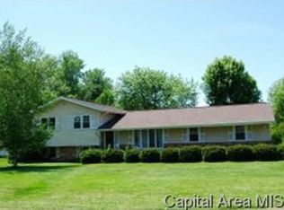 600 Magnolia Dr, Rochester, IL 62563