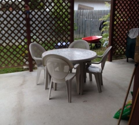5th image of 627 Windcrest Dr