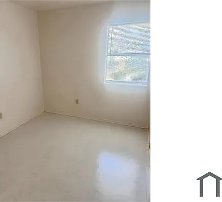 460 Gerard St — Photo 7