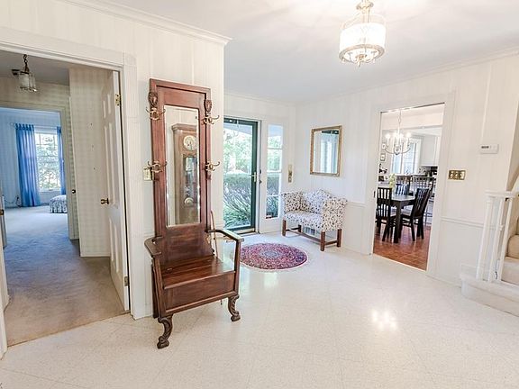 3rd image of 32200 Gates Mills Blvd