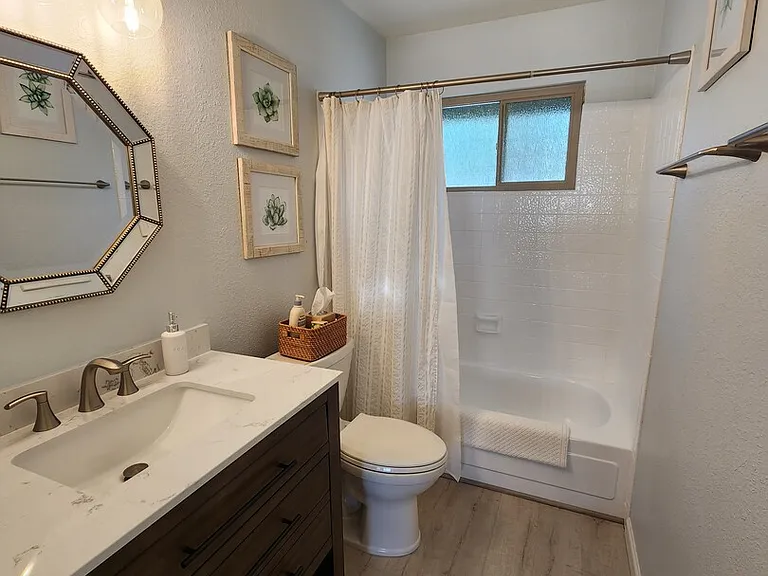 N 45th Ave — Photo 15