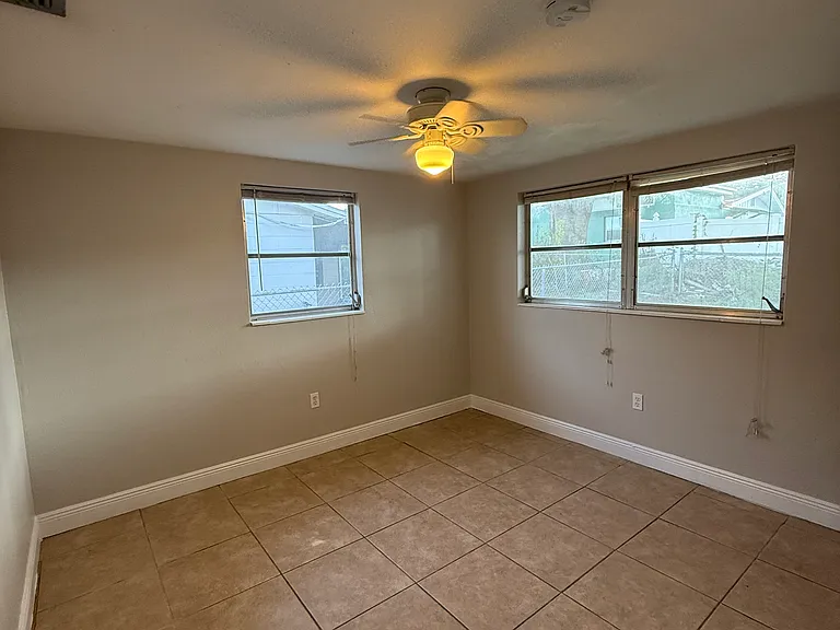 4624 Durney St — Photo 11