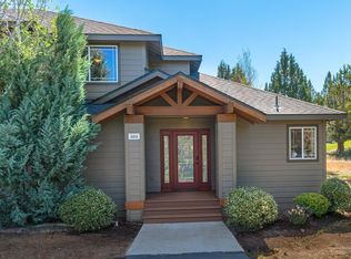 884 Golden Pheasant Dr, Redmond, OR 97756