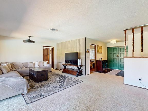 3rd image of 401 Dorado Ln