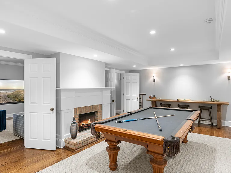 327 Georgica Rd — Photo 20