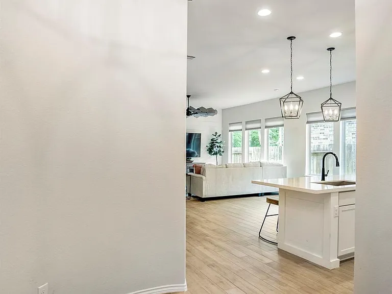 334 Topper Pines Dr — Photo 4