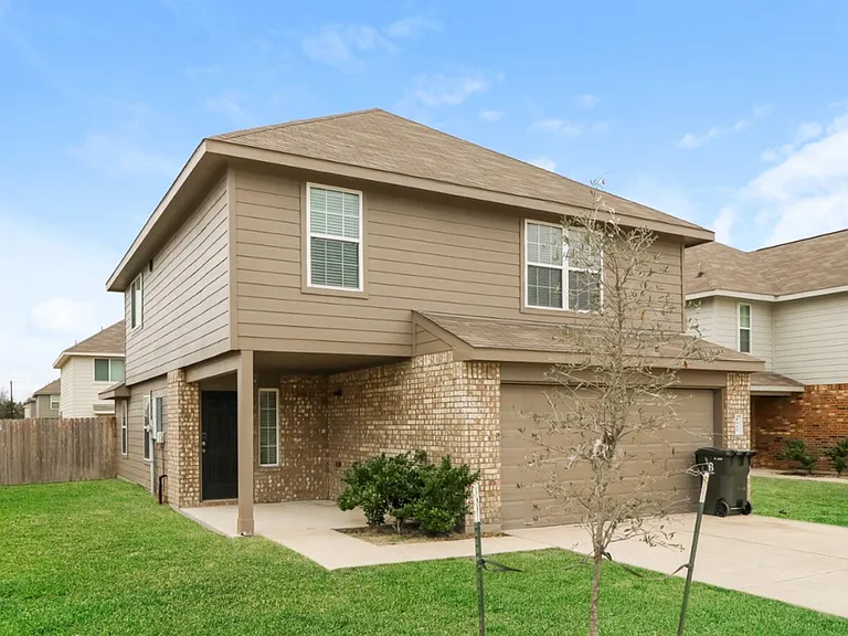 1016 Rice Dr — Photo 3
