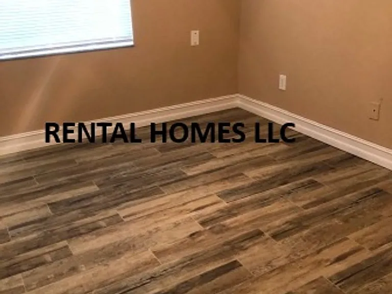 1359 Sophie Blvd — Photo 9