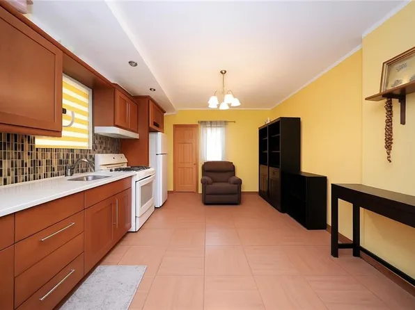 127 Bay 23rd Street image 8 of 31