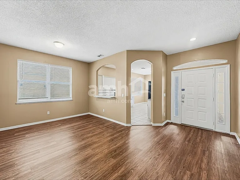 922 Lake Biscayne Way — Photo 6