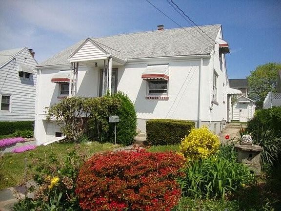 2nd image of 226 Garden Dr