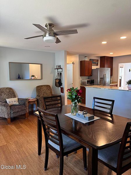 4th image of 207 Kenwood Avenue