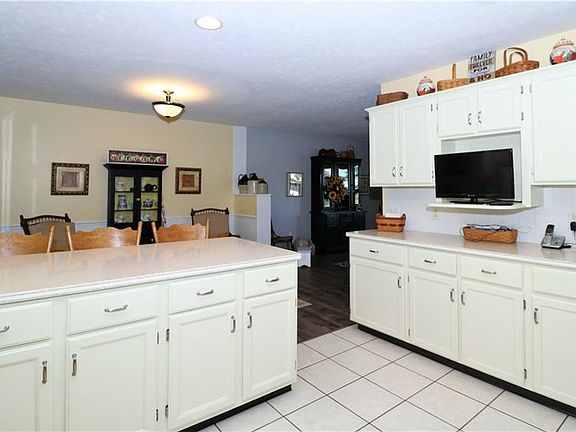 5th image of 1034 Magnolia Ln