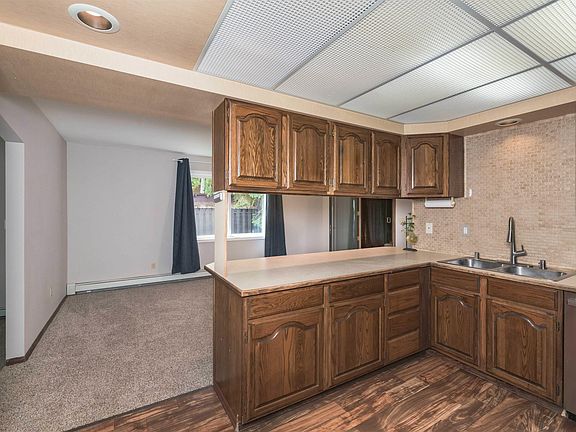 3rd image of 4649 Princeton Dr