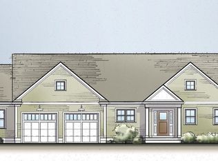 52 Grove St, Upton, MA 01568