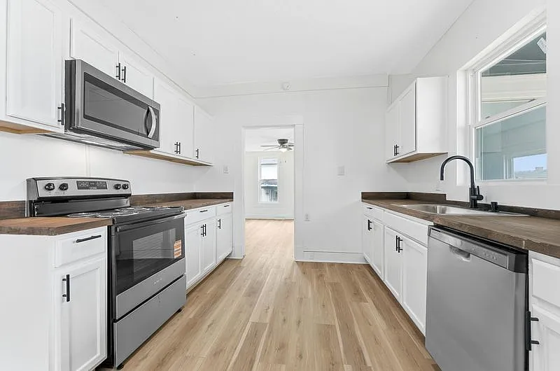 3 bed, 1604 sqft, $1,650 — Photo 1