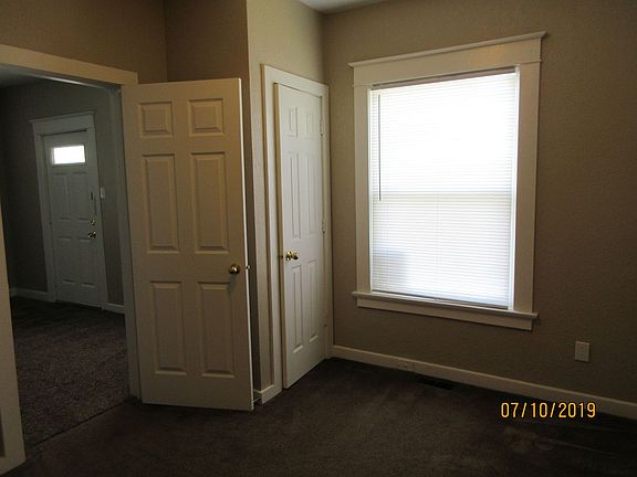 4th image of 524 E Jefferson Blvd #100