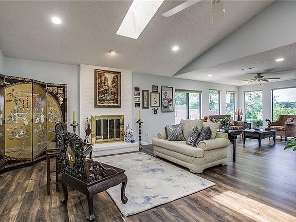 4th image of 2709 Laurel Oaks Dr