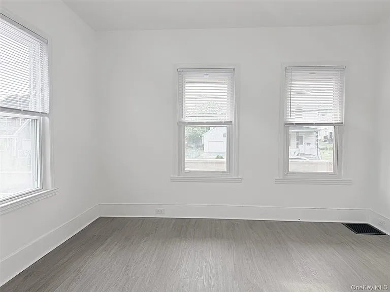 406 Tower Ave — Photo 9