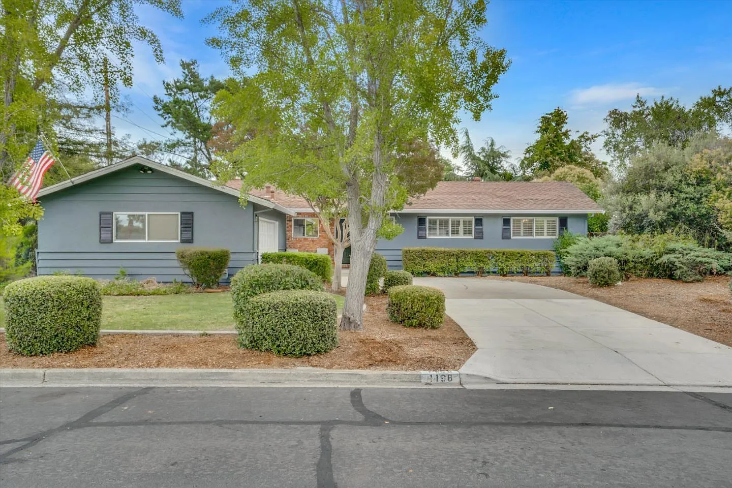1198 Quail Ct photo 1