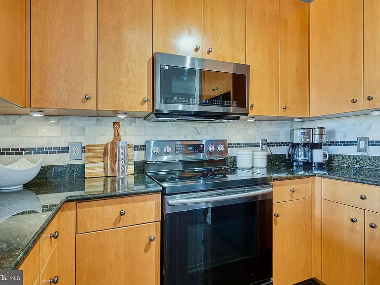 520 John Carlyle St #312 — Photo 5