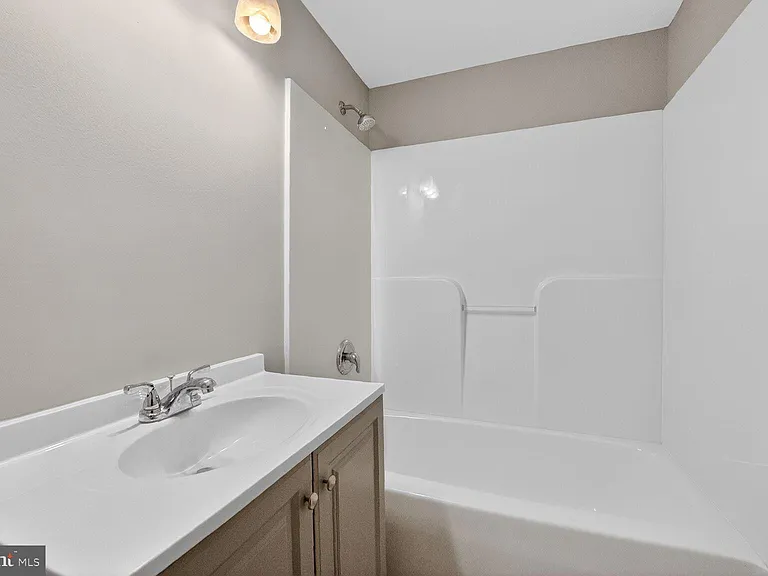 21733 Oatlands Rd — Photo 38