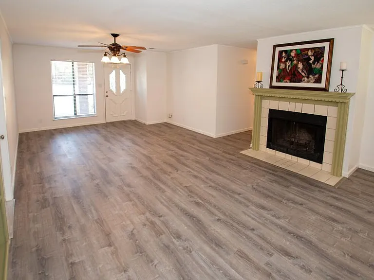 800 Oak Grove Ln — Photo 5