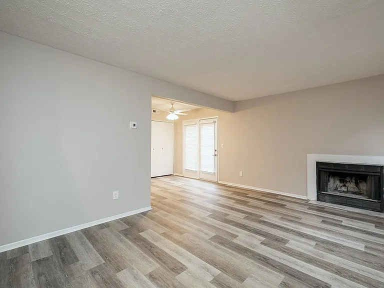 TOWNHOMES AT MCNAUGHTEN — Photo 21