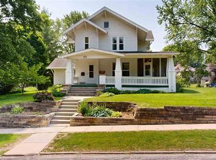 1231 E College St, Iowa City, IA 52245