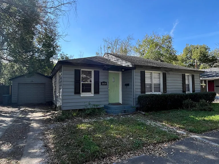 2614 Myra St — Photo 3