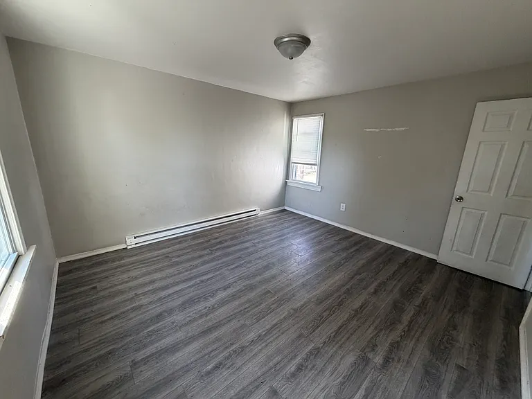 27 Oliver St — Photo 9