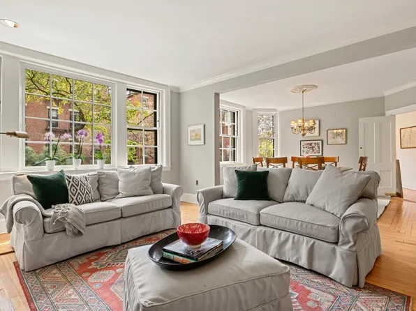 8 W Hill Pl APT 1, Boston, MA 02114