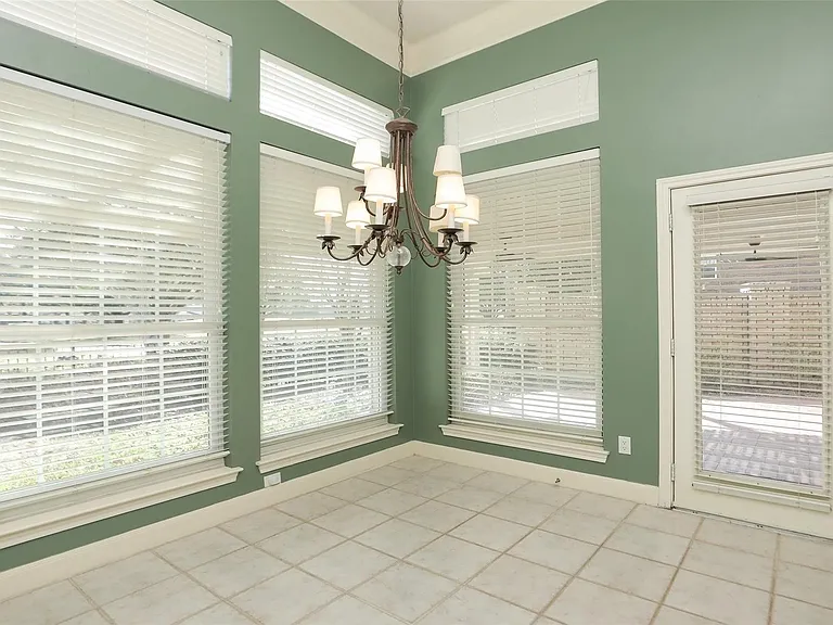7502 Holly Court Est — Photo 13