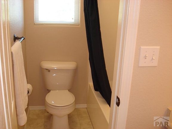5th image of 16 Borman Ct