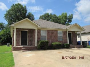 2125B Rosemary Dr, Conway, AR 72034